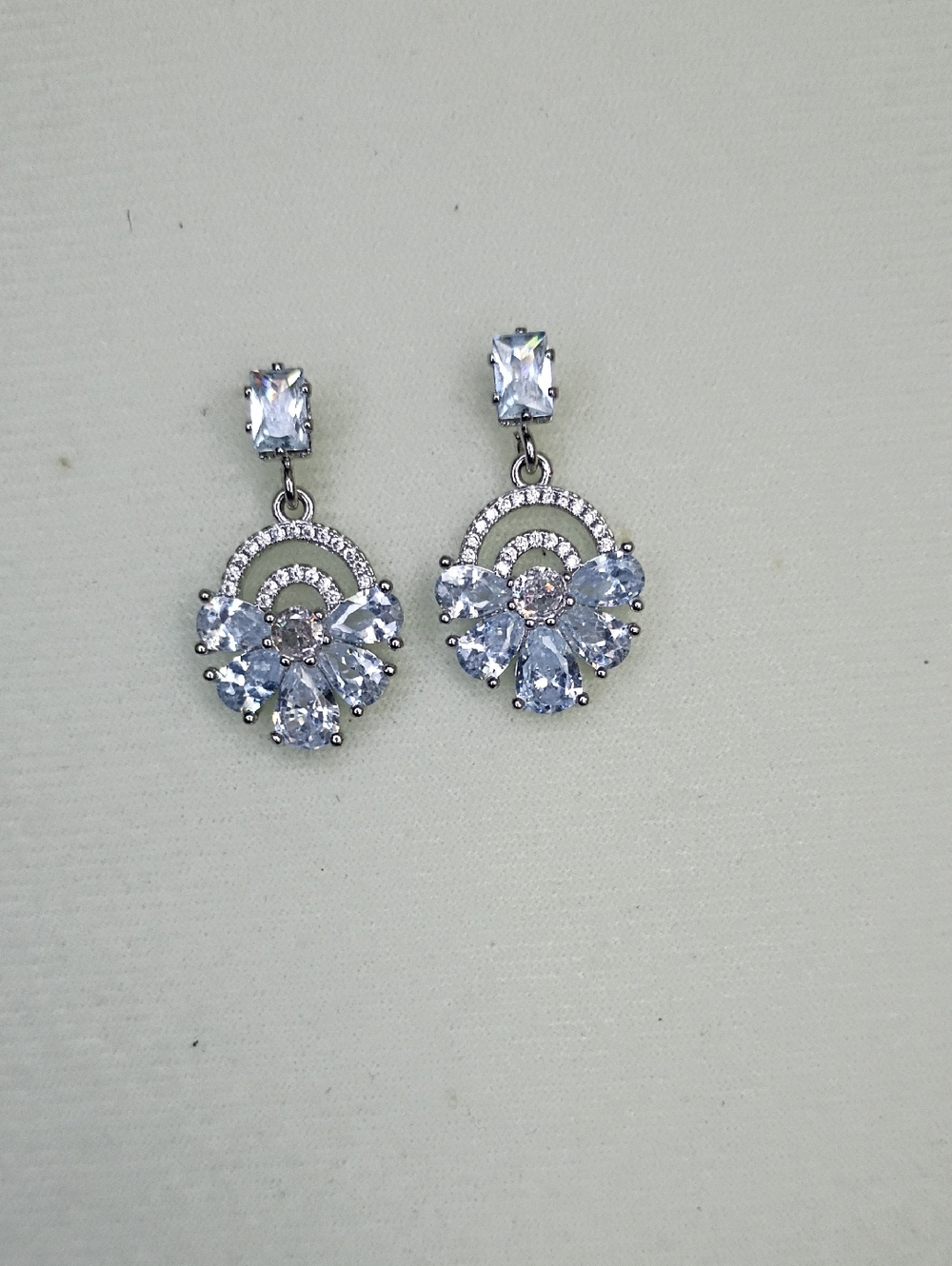 New Silver-Tone Clear Crystal Flower Drop Earrings - Women Jewelry